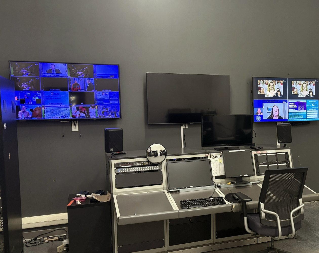 Digital operations wall monitoring multiple live feeds